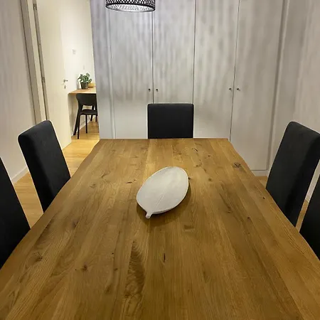 Nest Nestled Minutes From The Coast *