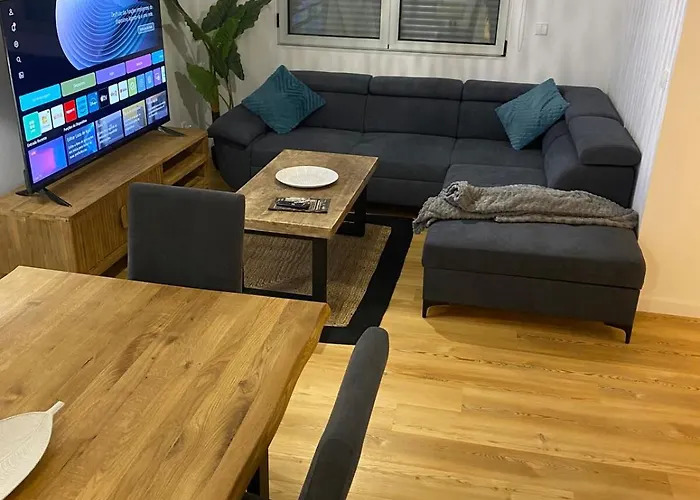 Nest Nestled Minutes From The Coast *