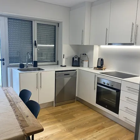 Nest Nestled Minutes From The Coast *