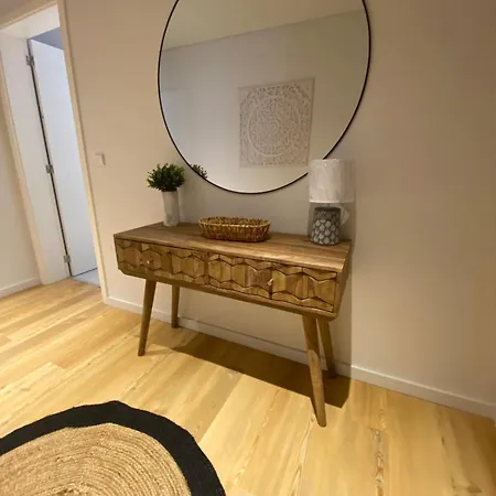 Nest Nestled Minutes From The Coast *