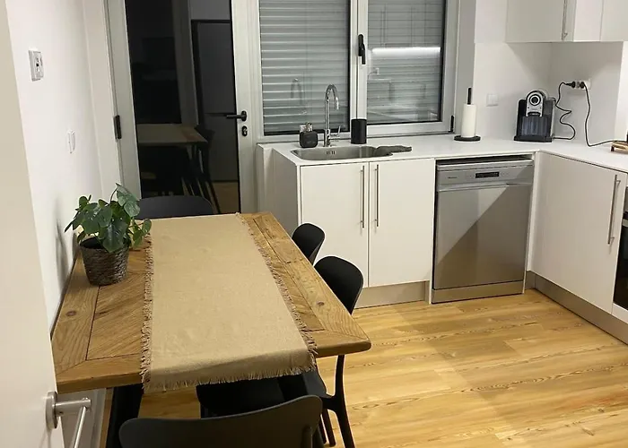 Nest Nestled Minutes From The Coast Appartamento