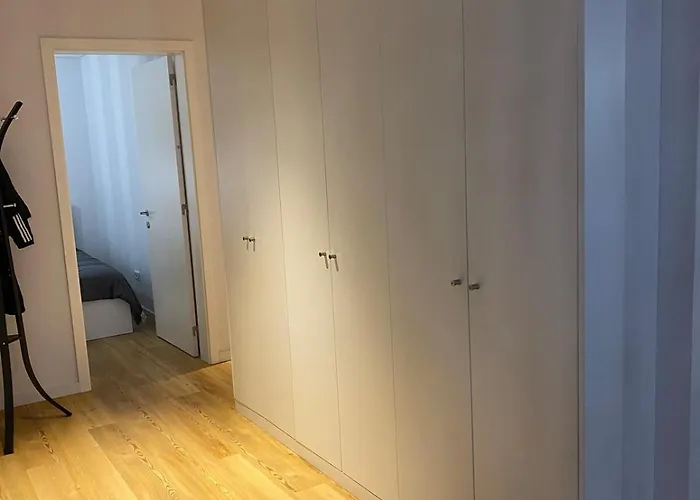 Nest Nestled Minutes From The Coast *