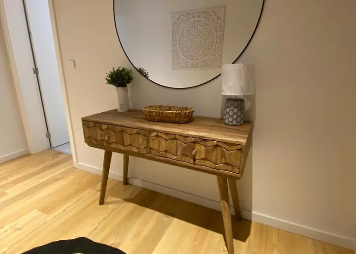 Nest Nestled Minutes From The Coast *